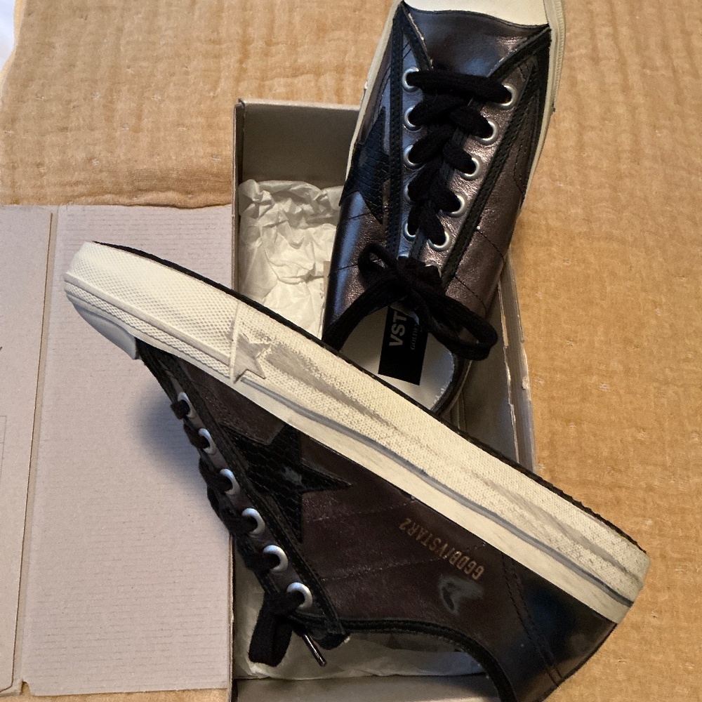 Golden Goose Metallic V star Women’s  Sz 40 NIB